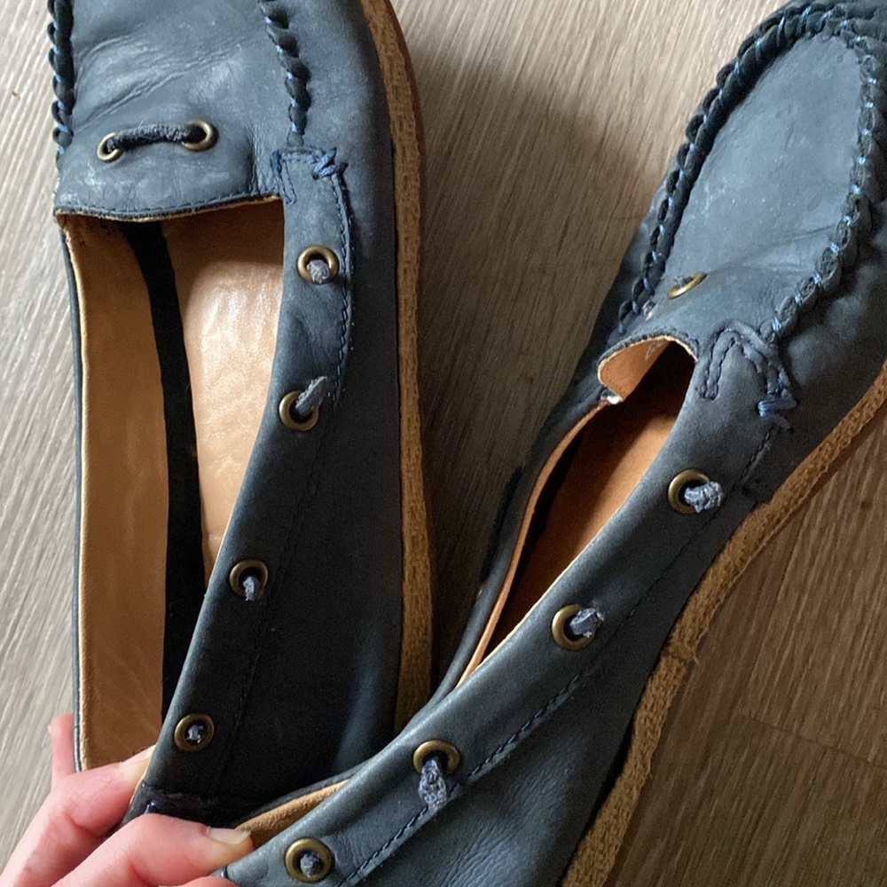 Ugg Shoes - Picture 5 of 6